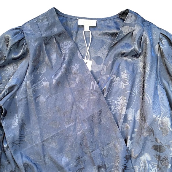 Status By Chenault Women's Navy Blue Floral Crossover Long-Sleeve Blouse Size M - Picture 4 of 11